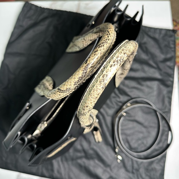 🚫SOLD 🚫 Saint Laurent Python Trimmed Sac De Jour Tote - Picture 8 of 15